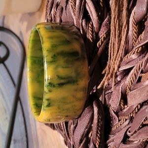 Vintage Bangle Lucite Braclet EUC, Green and Gold